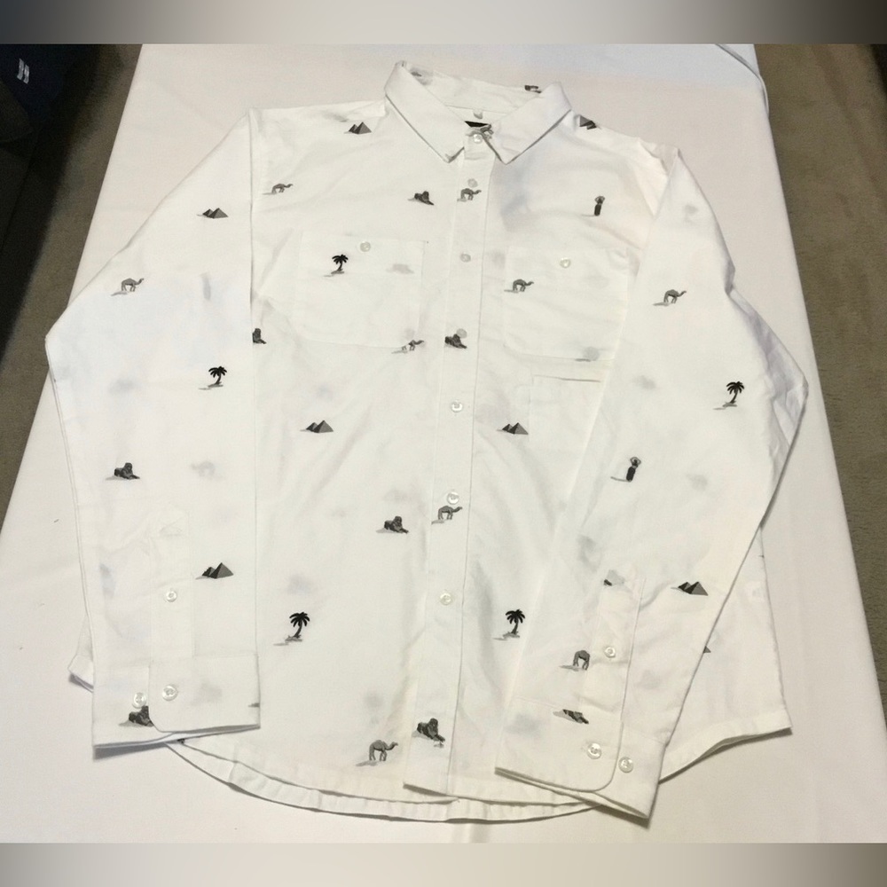 10.Deep Egyptian Camel Motif Button Up Shirt XL